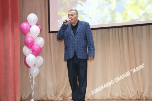 Азнакайда әниләрне хөрмәтләделәр