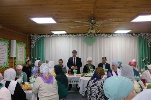 Азнакайда солдат әниләре белән очрашу узды
