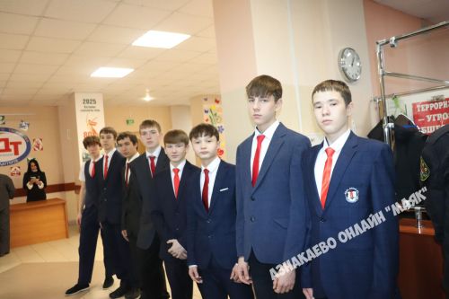Азнакайда әниләрне хөрмәтләделәр