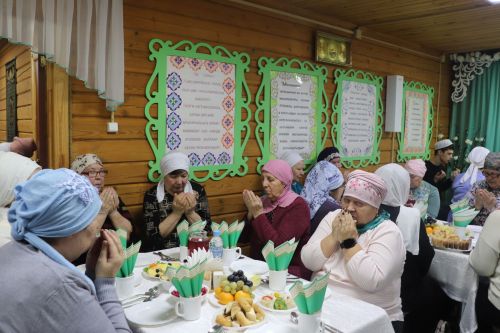 Азнакайда солдат әниләре белән очрашу узды