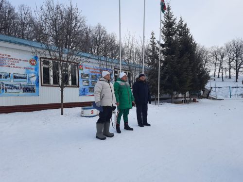 Сотни азнакаевцев присоединились к Всероссийской массовой лыжной гонке "Лыжня России"