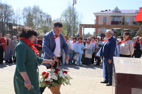 В Азнакаево почтили память Владимира Ильича Ленина