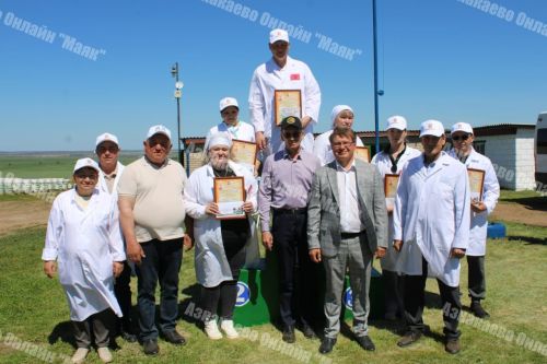 Азнакай районында сыер савучылар һәм төхнологлар бәйгесе үтте