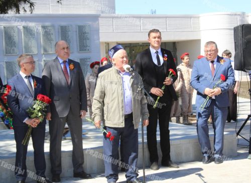 В селе Мальбагуш Азнакаевского района открыли памятник, напечатанный на 3D-принтере