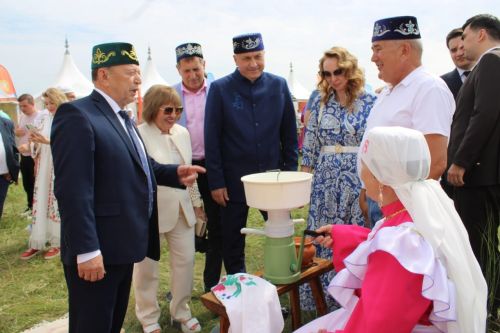 В Азнакаево прошел фестиваль «Чатыр тауда җыен»