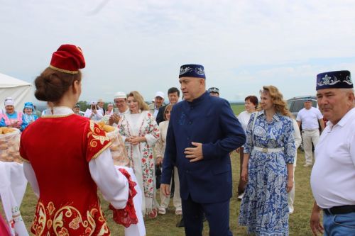 В Азнакаево прошел фестиваль «Чатыр тауда җыен»
