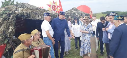 В Азнакаево прошел фестиваль «Чатыр тауда җыен»