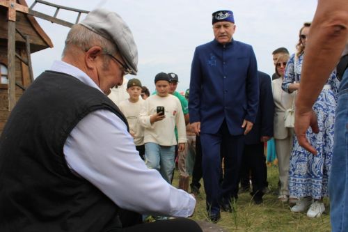 В Азнакаево прошел фестиваль «Чатыр тауда җыен»