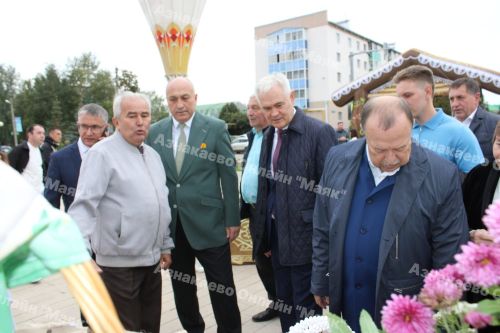 Азнакаевцы отпраздновали День Республики, День города, День нефтяника
