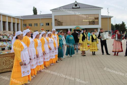 Азнакаевцы отпраздновали День Республики, День города, День нефтяника