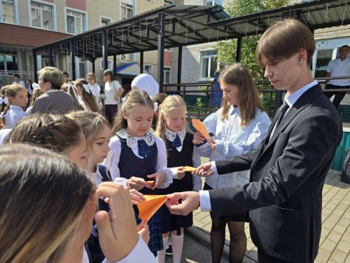 Торжественная линейка в Азнакаевской гимназии