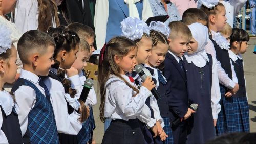 Торжественная линейка в Азнакаевской гимназии