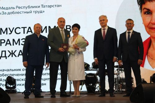 Азнакайлылар Республика, Шәһәр, Нефтьчеләр көннәрен бәйрәм итә
