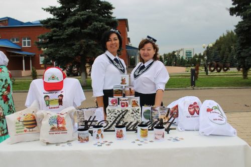 Азнакайлылар Республика, Шәһәр, Нефтьчеләр көннәрен бәйрәм итә