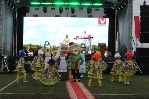 Азнакайлылар Республика, Шәһәр, Нефтьчеләр көннәрен бәйрәм итә