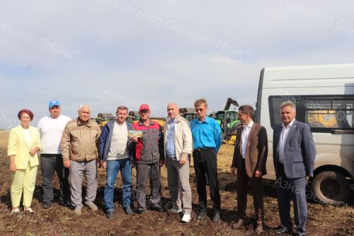 Татарстан Республикасы Премьер-министр урынбасары, ТР авыл хуҗалыгы һәм азык-төлек министры Марат Җәббаров эш визиты белән Азнакай районында булды