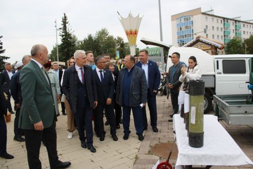Азнакайлылар Республика, Шәһәр, Нефтьчеләр көннәрен бәйрәм итә