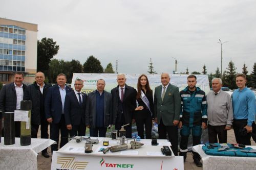 Азнакайлылар Республика, Шәһәр, Нефтьчеләр көннәрен бәйрәм итә