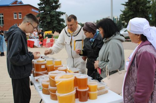 Азнакайлылар Республика, Шәһәр, Нефтьчеләр көннәрен бәйрәм итә
