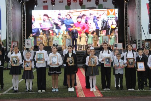 Азнакайлылар Республика, Шәһәр, Нефтьчеләр көннәрен бәйрәм итә