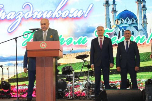 Азнакайлылар Республика, Шәһәр, Нефтьчеләр көннәрен бәйрәм итә