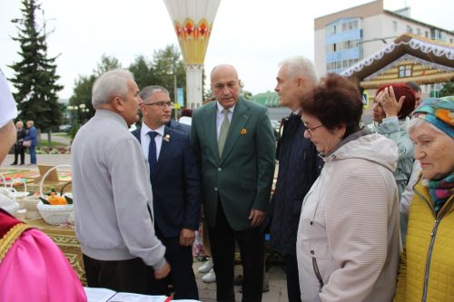 Азнакайлылар Республика, Шәһәр, Нефтьчеләр көннәрен бәйрәм итә