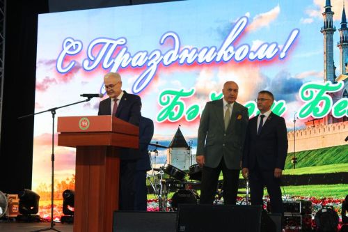 Азнакайлылар Республика, Шәһәр, Нефтьчеләр көннәрен бәйрәм итә