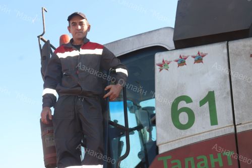 Азнакаевцы лидируют в республике по урожаю льна