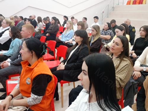 Сегодня в Молодежном центре «Тау» прошло годовое отчетное собрание Управления молодежи Азнакаевского района.