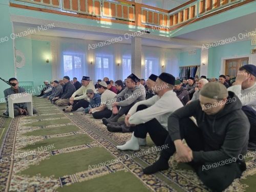 Бүген Азнакай халкы изге Ураза гаетен бәйрәм итә