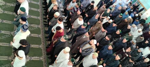 Бүген Азнакай халкы изге Ураза гаетен бәйрәм итә