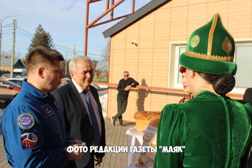 Азнакайда сынаучы космонавт Александр Гребенкин белән очрашу узды