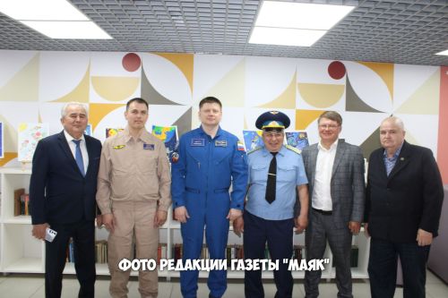 Азнакайда сынаучы космонавт Александр Гребенкин белән очрашу узды