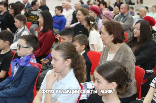 Азнакайда сынаучы космонавт Александр Гребенкин белән очрашу узды
