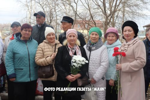 Азнакай үзенең легендар докторы исемен мәңгеләштерде