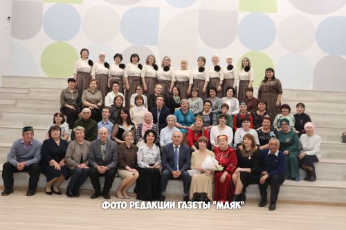 Азнакай шагыйрәсе Сәрвәр Хәнипованың 9 нчы китабы табадан төште