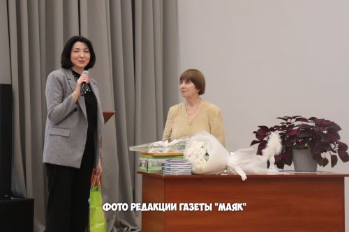 Азнакай шагыйрәсе Сәрвәр Хәнипованың 9 нчы китабы табадан төште