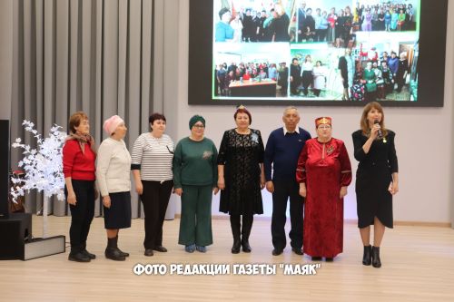 Азнакай шагыйрәсе Сәрвәр Хәнипованың 9 нчы китабы табадан төште