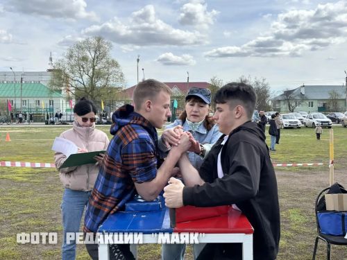 Азнакайда Яз һәм Хезмәт бәйрәме: концерт, уеннар һәм спорт ярышлары