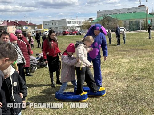 В Азнакаево широко отметили праздник Весны и Труда: концерт, игры и спортивные соревнования