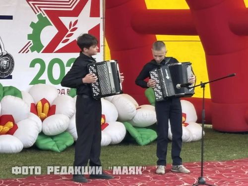 В Азнакаево широко отметили праздник Весны и Труда: концерт, игры и спортивные соревнования