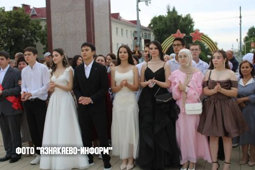 Детство осталось позади: выпускники Азнакаево получили путёвку во взрослую жизнь