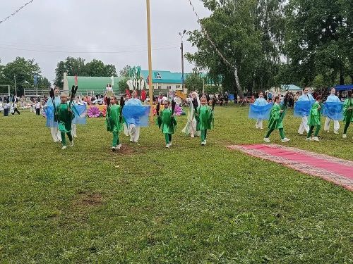 Актүбә бистәсендә - Сабан туе