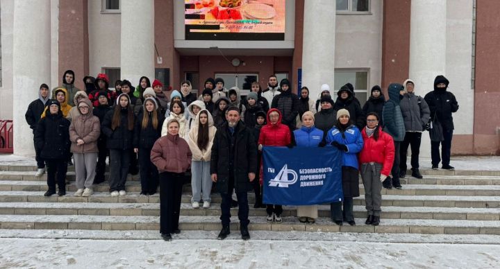 В Азнакаево почтили память жертв дорожно-транспортных происшествий