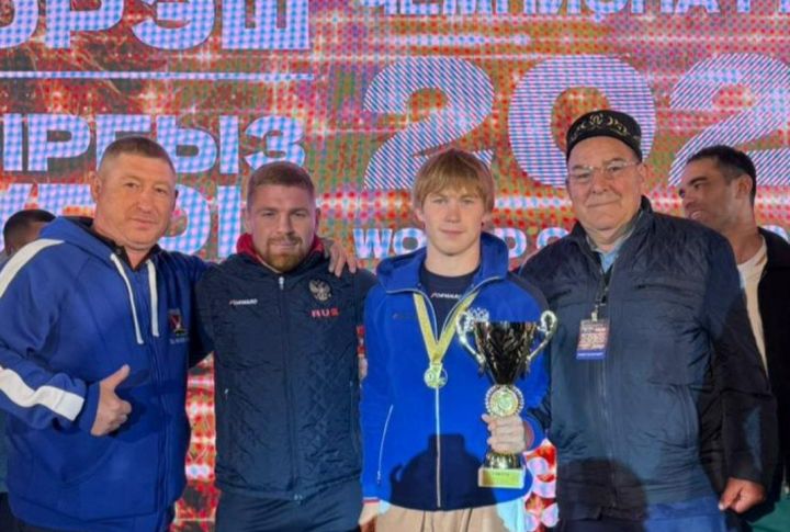 Азнакай көрәшчесе икенче тапкыр дөнья чемпионы булды