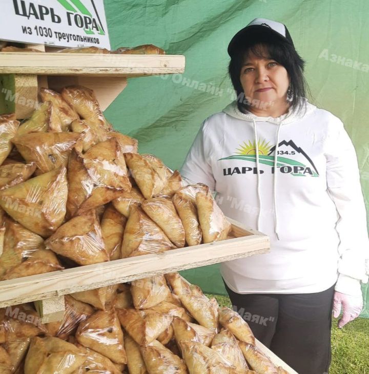 Азнакайда 1030 өчпочмак пешереп, рекорд куйдылар!