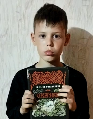 Участник № 19, Динислам Усманов
