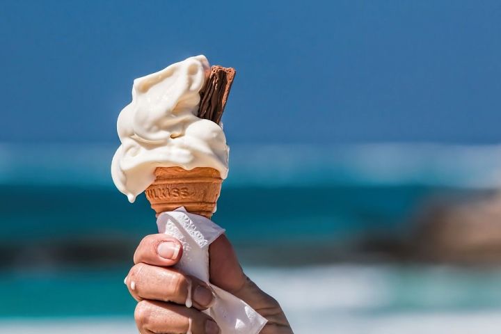 Как выбрать хорошее мороженое? Советы от специалистов по выбору самого вкусного летнего лакомства.