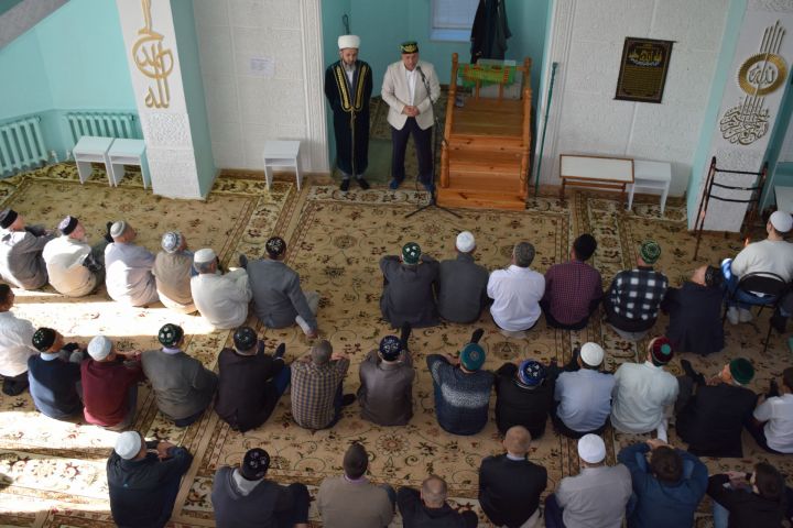 В мечетях Азнакаевского района отметили праздник Ураза-байрам