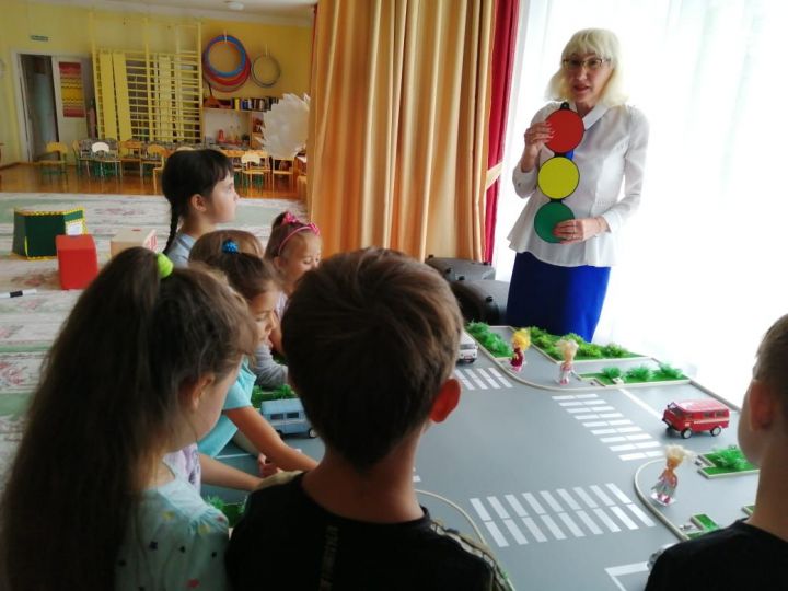 Азнакаевские дошкольники учатся в "Школе пешехода" (ФОТО)
